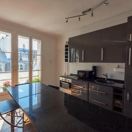 Apartment Colonnade Paris